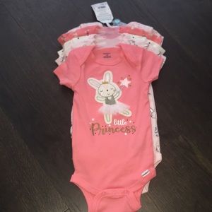 Gerber 5 Onesies- Short Sleeves Bunny Designs